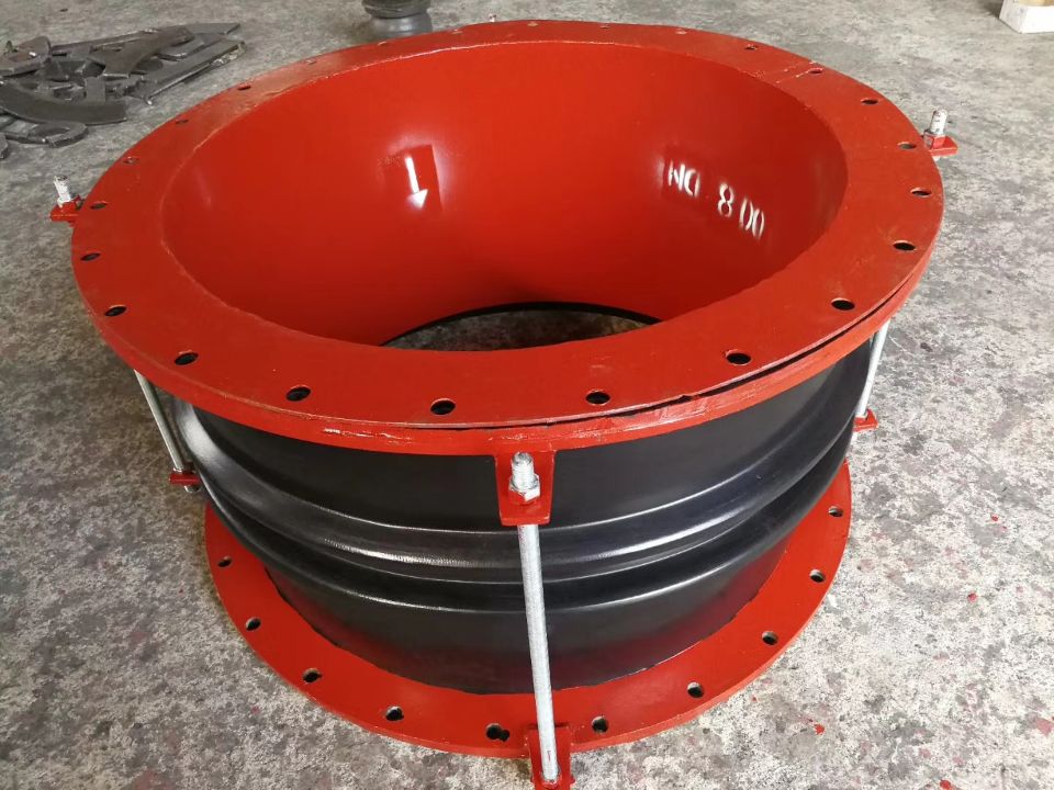 3  內襯導流筒圓形橡膠補償器.jpg